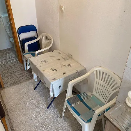 Apartment Lav *