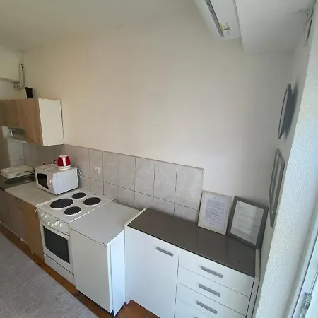 Lav Apartment *