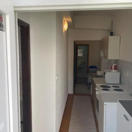 Apartment Lav