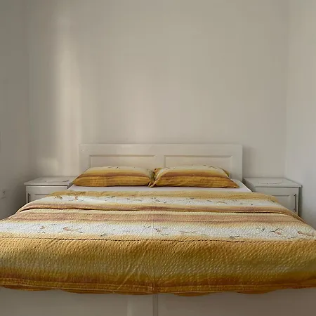 Lav Apartment *